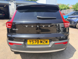 2020 Volvo Xc40 T3 Momentum in Black — image 4