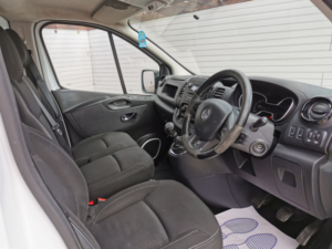 2017 Vauxhall Vivaro 1.6 Cdti 2900 Biturbo Sportive L2 Lwb in White — image 5