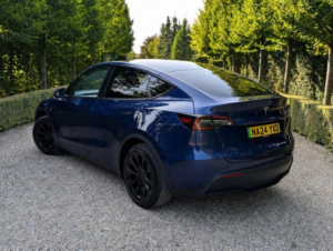 2024 Tesla Model Y (dual Motor) Long Range Auto 4wde 5dr in Blue — image 4