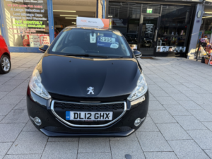 2012 Peugeot 208 1.2 Vti Active in Black — image 2