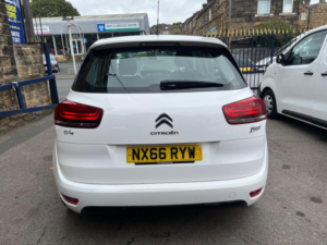 2016 Citroen C4 Picasso 1.6 Bluehdi Touch Edition Euro 6 (s/s) 5dr in White — image 6