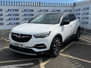 2018 Vauxhall Grandland X 1.2 Turbo Elite Nav SUV 5dr Petrol Manual Euro 6 (s/s) (130 Ps) in White — image 3