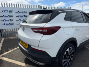 2018 Vauxhall Grandland X 1.2 Turbo Elite Nav SUV 5dr Petrol Manual Euro 6 (s/s) (130 Ps) in White — image 4