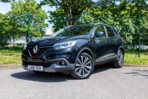 2016 Renault Kadjar 1.6 Signature Nav Dci 130 4WD in Black — image 3