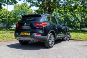 2016 Renault Kadjar 1.6 Signature Nav Dci 130 4WD in Black — image 4