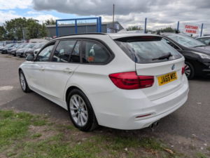2017 BMW 3 Series 3.0 F31 330d Xdrive Ac Touring in White — image 3