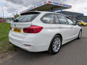 2017 BMW 3 Series 3.0 F31 330d Xdrive Ac Touring in White — image 4
