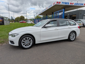 2017 BMW 3 Series 3.0 F31 330d Xdrive Ac Touring in White — image 5