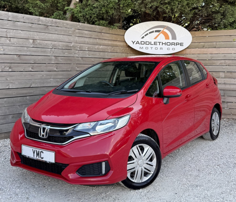 2019 Honda Jazz 1.3 I-Vtec S in Red — image 1
