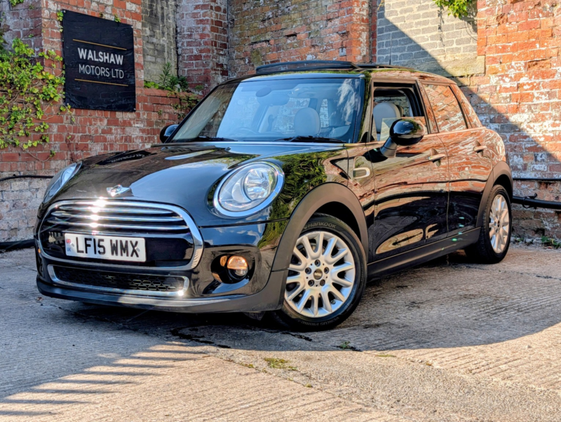 2015 MINI Hatch 1.5 5-Door Hatch Cooper in Black — image 1