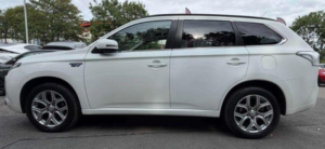 2015 Mitsubishi Outlander 2.0h 12kwh Gx4h CVT 4WD Euro 5 (s/s) 5dr in White — image 5