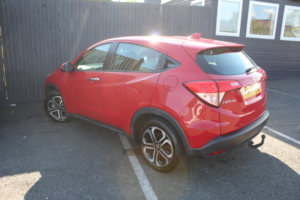 2017 Honda Hr-V 1.5 I-Vtec Se in Red — image 3