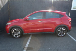 2017 Honda Hr-V 1.5 I-Vtec Se in Red — image 4