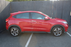 2017 Honda Hr-V 1.5 I-Vtec Se in Red — image 5