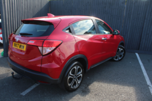 2017 Honda Hr-V 1.5 I-Vtec Se in Red — image 6