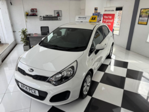 2014 Kia Rio 1.25 Vr7 Euro 5 5dr in White — image 5