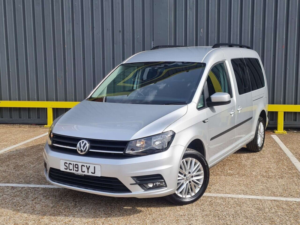 2019 Volkswagen Caddy Maxi 2.0 Tdi C20 Maxi Combi Van 5dr Diesel Manual Fwd (window) (128 G/km, 101 Bhp) in Silver — image 3