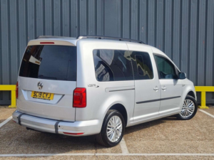 2019 Volkswagen Caddy Maxi 2.0 Tdi C20 Maxi Combi Van 5dr Diesel Manual Fwd (window) (128 G/km, 101 Bhp) in Silver — image 4