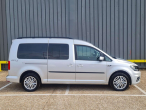 2019 Volkswagen Caddy Maxi 2.0 Tdi C20 Maxi Combi Van 5dr Diesel Manual Fwd (window) (128 G/km, 101 Bhp) in Silver — image 5