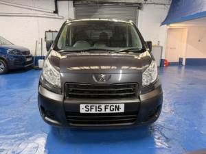 2015 Peugeot Expert Tepee 2.0 Hdi Tepee Comfort in Grey — image 5