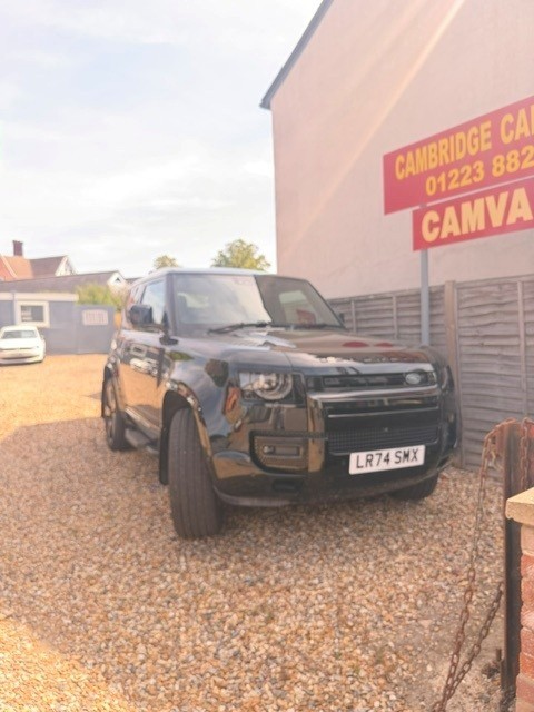 2024 Land Rover Defender 90 3.0 D250 Mhev X-Dynamic Hse in Black — image 1