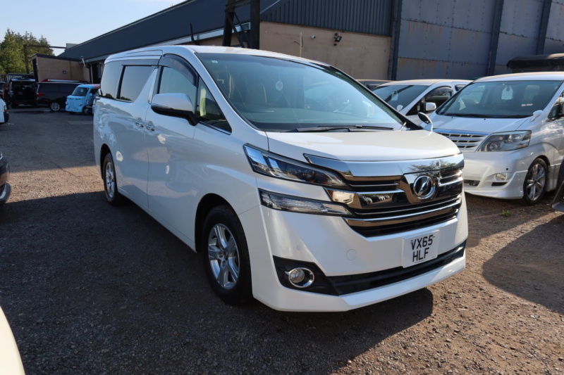 2015 Toyota Vellfire 2.5 30 Series X 4WD 8 Seats in White — image 1