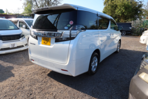 2015 Toyota Vellfire 2.5 30 Series X 4WD 8 Seats in White — image 4