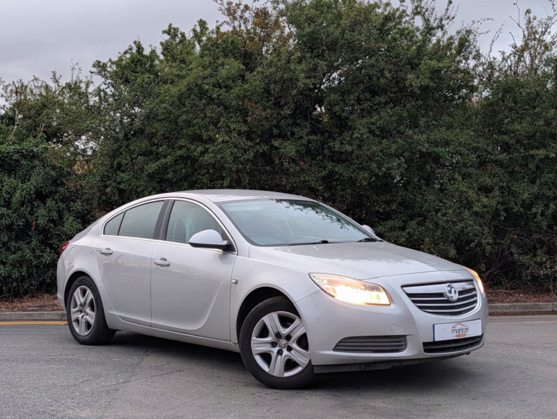 2010 Vauxhall Insignia Saloon (2008 - 2014) in Silver — image 1