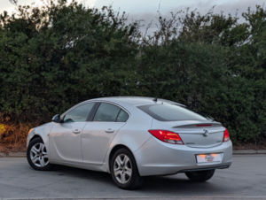 2010 Vauxhall Insignia Saloon (2008 - 2014) in Silver — image 6