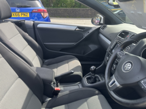 2012 Volkswagen Golf 1.6 Tdi Bluemotion Tech Se in White — image 2
