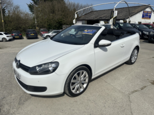 2012 Volkswagen Golf 1.6 Tdi Bluemotion Tech Se in White — image 4
