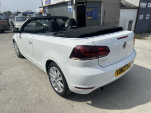 2012 Volkswagen Golf 1.6 Tdi Bluemotion Tech Se in White — image 6