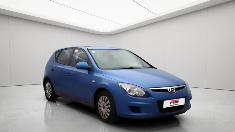 2010 Hyundai I30 1.4 Classic Euro 4 5dr in Blue — image 1