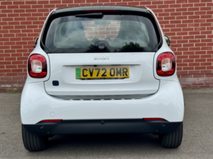 2022 Smart Fortwo 17.6kwh Pulse Premium in White — image 5