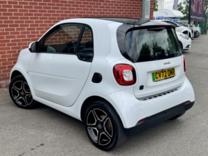 2022 Smart Fortwo 17.6kwh Pulse Premium in White — image 6