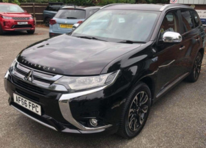 2016 Mitsubishi Outlander 2.0h 12kwh Gx4h CVT 4WD Euro 6 (s/s) 5dr in Black — image 3