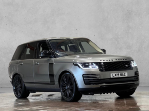 2019 Land Rover Range Rover 3.0 Sd V6 Vogue Auto 4WD Euro 6 (s/s) 5dr in Silver — image 3
