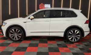2017 Volkswagen Tiguan 2.0 Tdi Bluemotion Tech R-Line in White — image 5