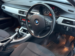 2009 BMW 3 Series 2.0 318i Se Euro 4 4dr — image 3