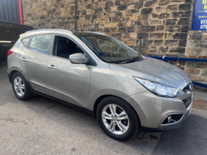2011 Hyundai Ix35 1.7 Crdi Premium Euro 5 (s/s) 5dr in Silver — image 2