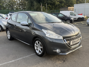2014 Peugeot 208 1.2 Vti Active in Grey — image 2