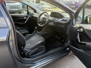 2014 Peugeot 208 1.2 Vti Active in Grey — image 6