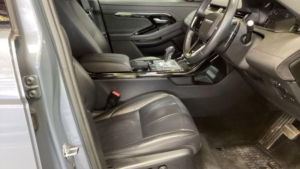 2022 Land Rover Range Rover Evoque 2.0 D200 Mhev R-Dynamic Se Auto 4WD Euro 6 (s/s) 5dr in Grey — image 2