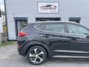 2016 Hyundai Tucson 1.6 Tucson Prem 1.6 T-Gdi 177ps in Black — image 2