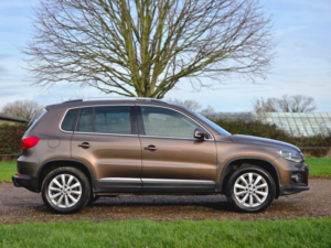 2014 Volkswagen Tiguan 2.0 Tdi Bluemotion Tech Match DSG 4WD Euro 5 (s/s) 5dr in Brown — image 3