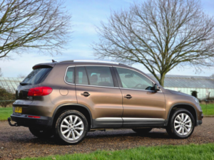 2014 Volkswagen Tiguan 2.0 Tdi Bluemotion Tech Match DSG 4WD Euro 5 (s/s) 5dr in Brown — image 4