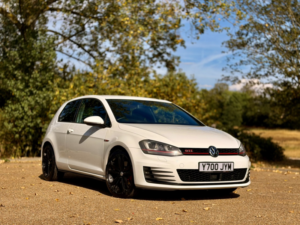 2013 Volkswagen Golf 2.0 Tsi Bluemotion Tech Gti in White — image 2