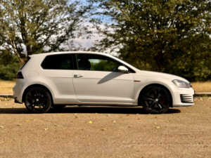 2013 Volkswagen Golf 2.0 Tsi Bluemotion Tech Gti in White — image 4