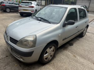 2005 Renault Clio 1.2 16v Expression in Silver — image 2