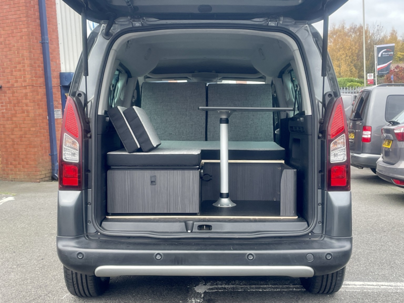 2015 Citroen Berlingo 1.6 Bluehdi Xtr in Grey — image 1